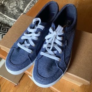Ked’s sneakers size 7. 🔵⚪️